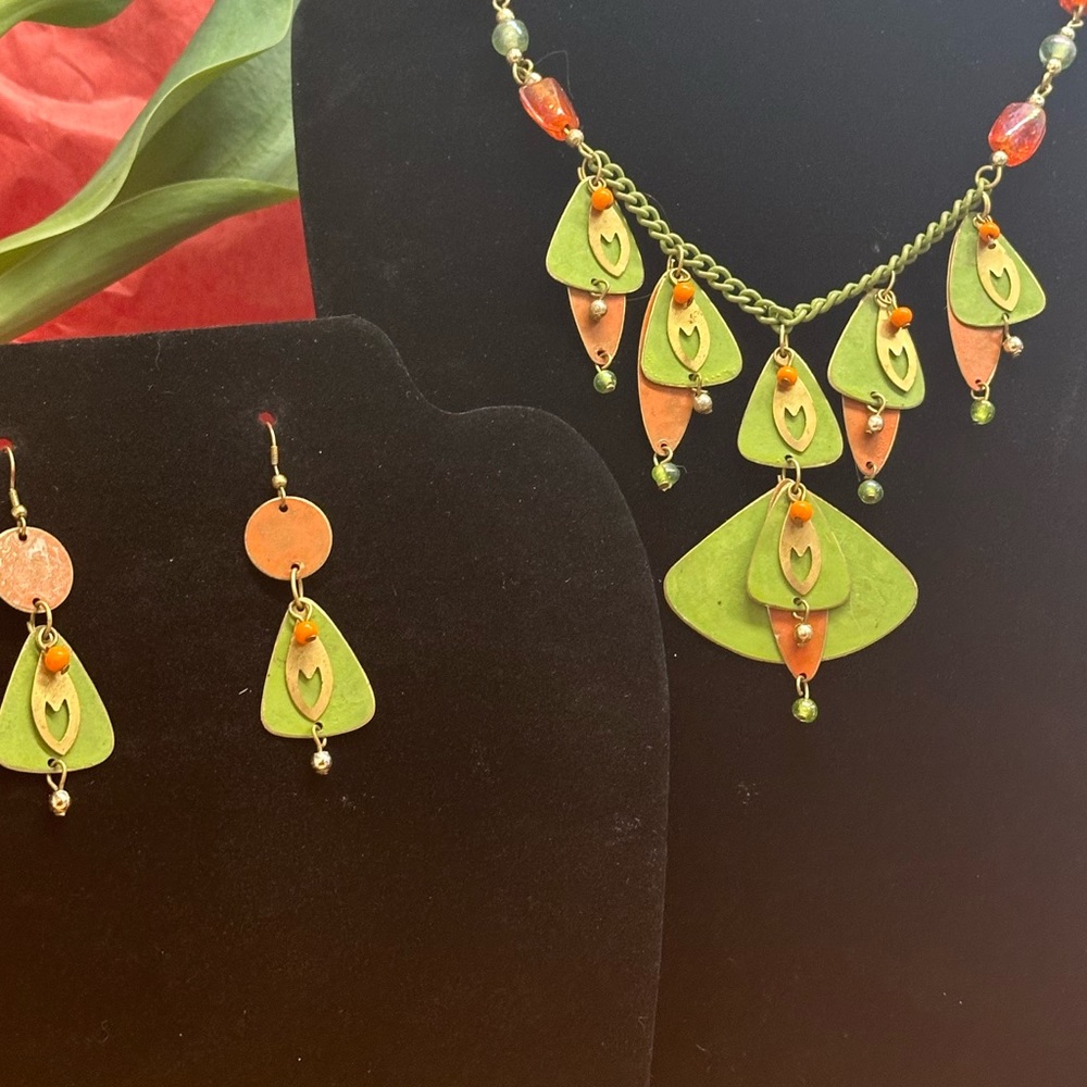Green and brown necklace and earrings set